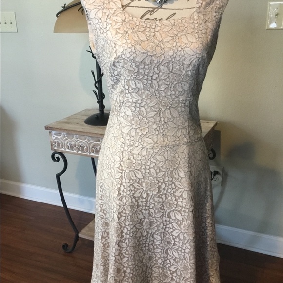 Taupe with ivory lace, casual or formal - Picture 2 of 5